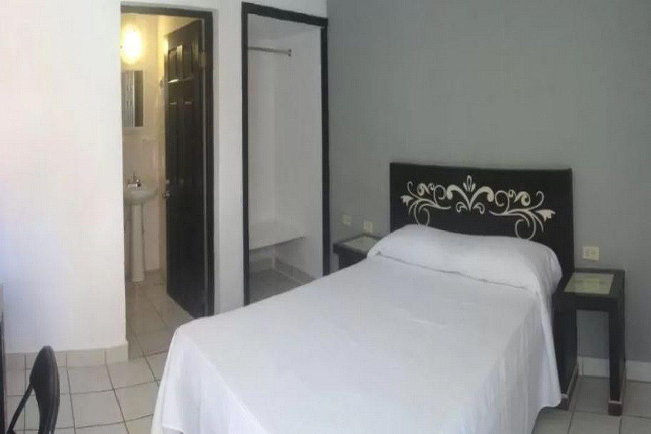 Hotel Jardin Heroica Caborca 外观 照片